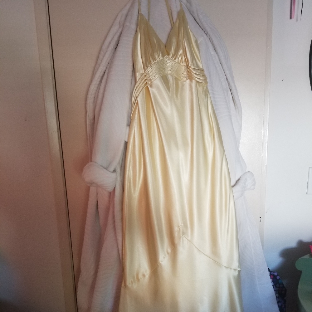 Evening gown lemon meringue sateen